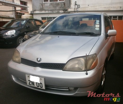 2000' Toyota platz photo #1