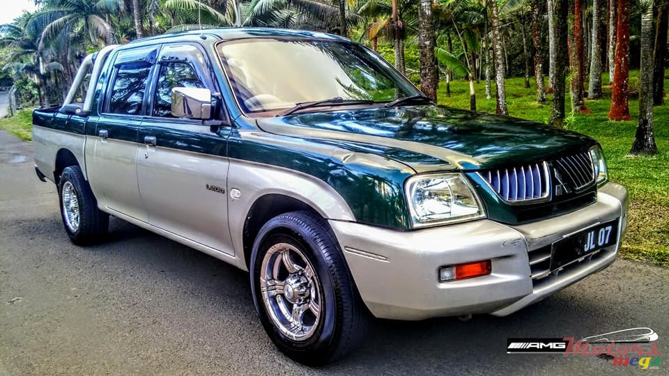 2007' Mitsubishi L200 Warrior 2.9D photo #2