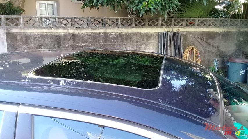 2008' BMW 525 photo #6