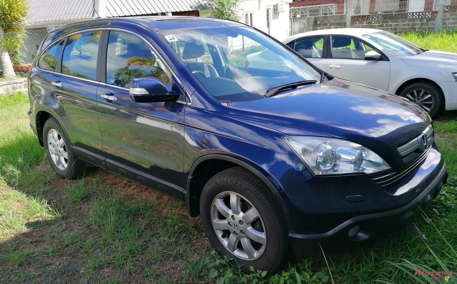 2008' Honda CR-V photo #1