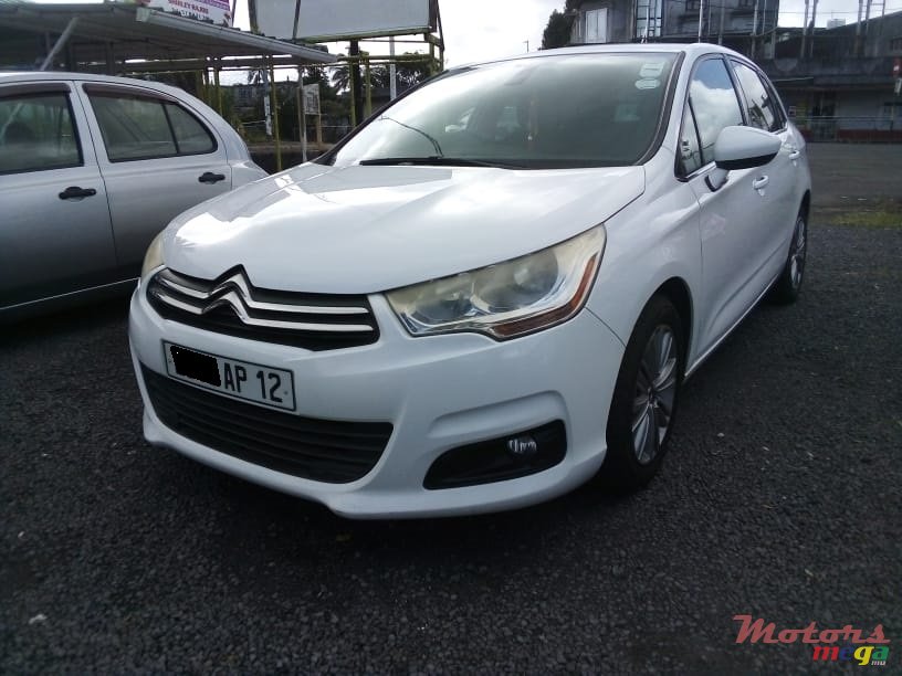 2012' Citroen C4 photo #1