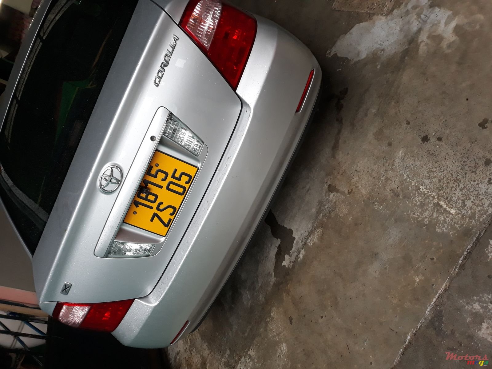 2005' Toyota Corolla photo #1