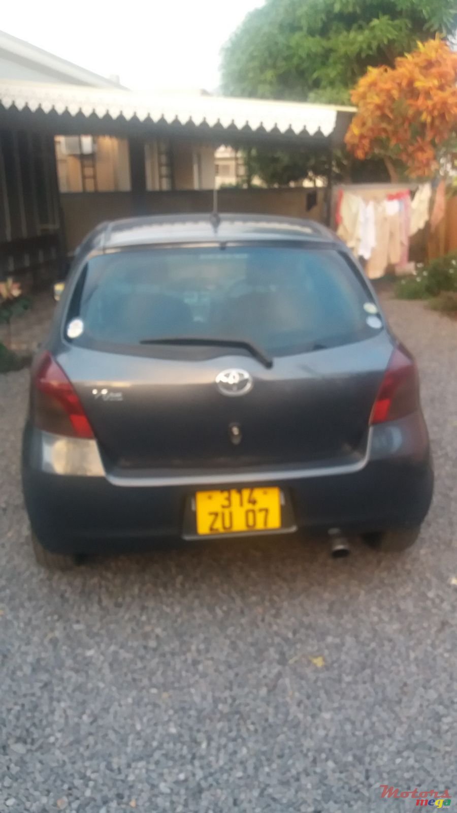 2007' Toyota Vitz photo #3