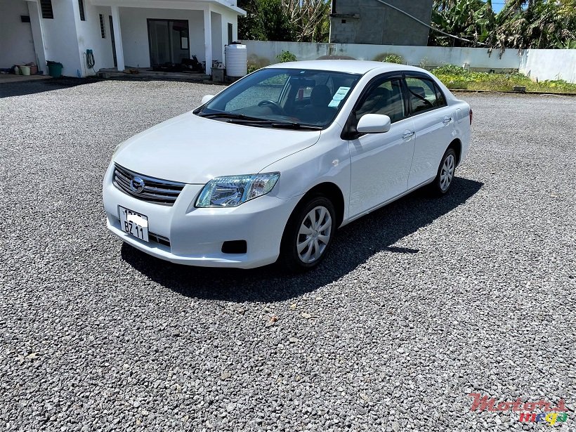 2011' Toyota Corolla Axio Auto 1.5L JAPAN photo #1