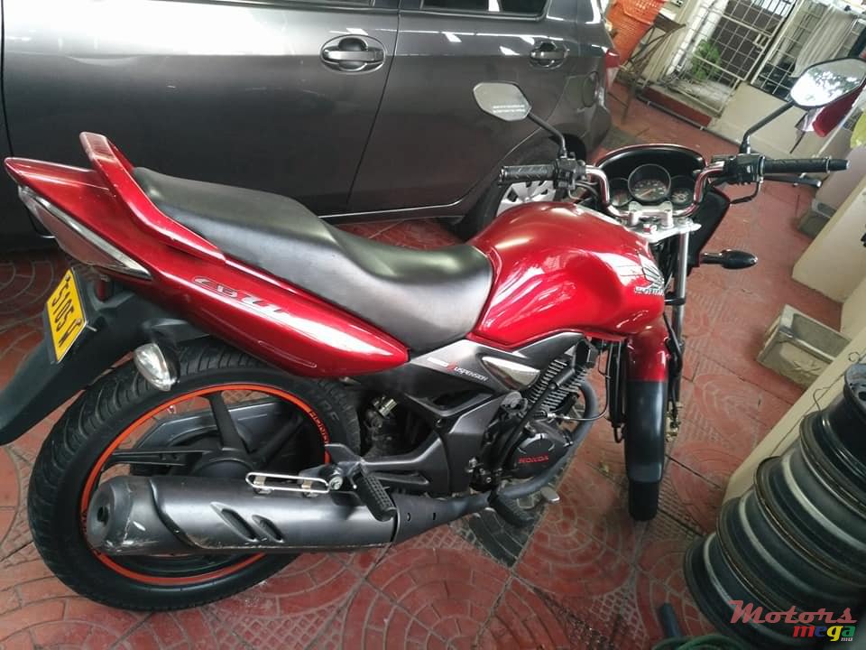 2010' Honda Unicorn photo #2