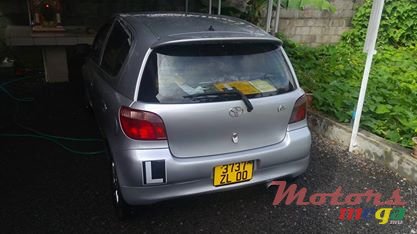 2000' Toyota Vitz photo #3