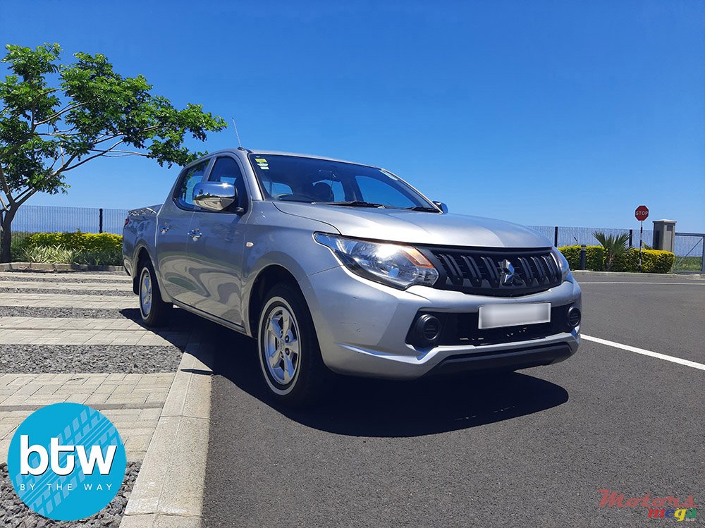 2019' Mitsubishi L 200 4X2 photo #1