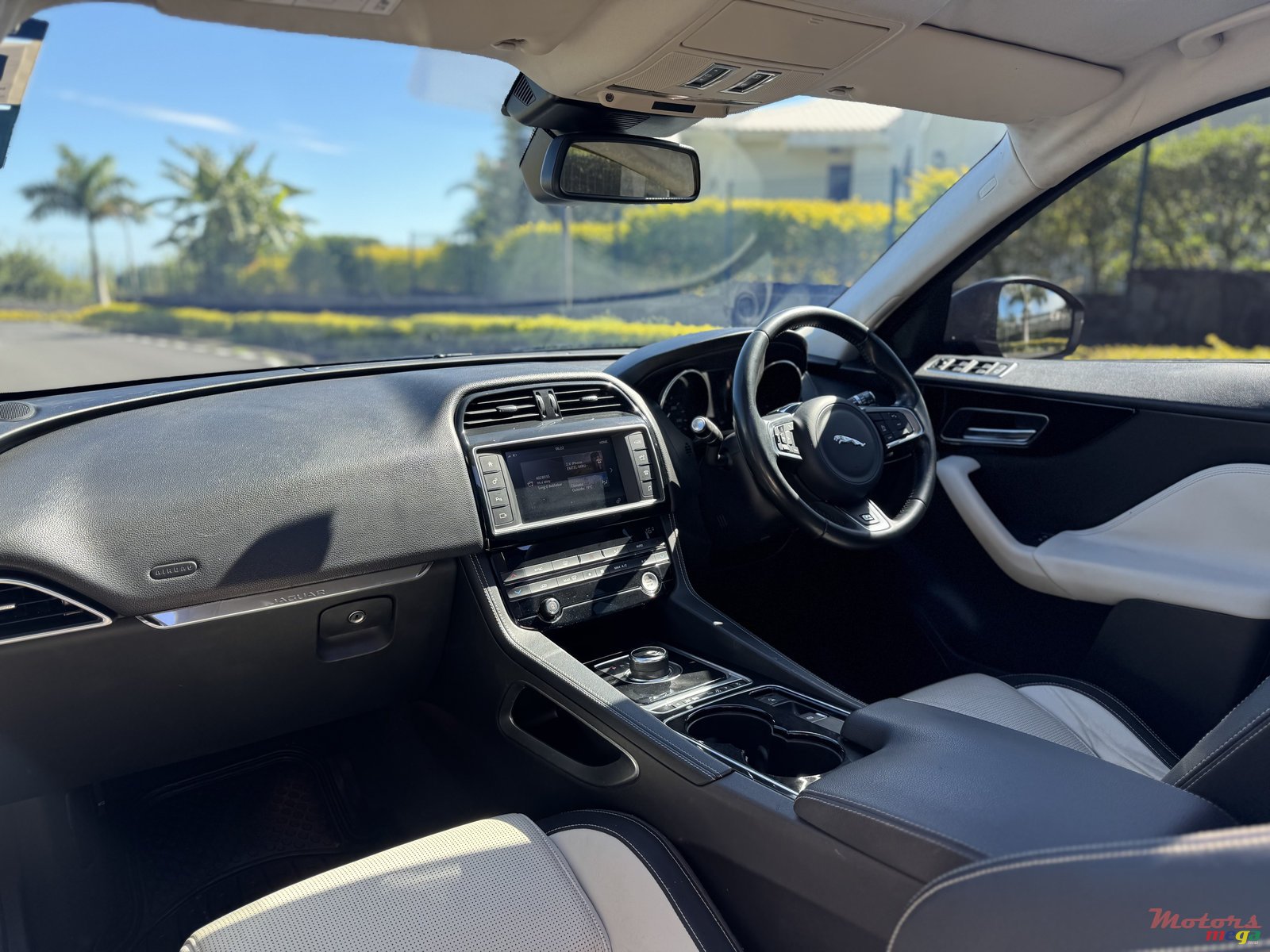 2018' Jaguar F-Pace photo #6