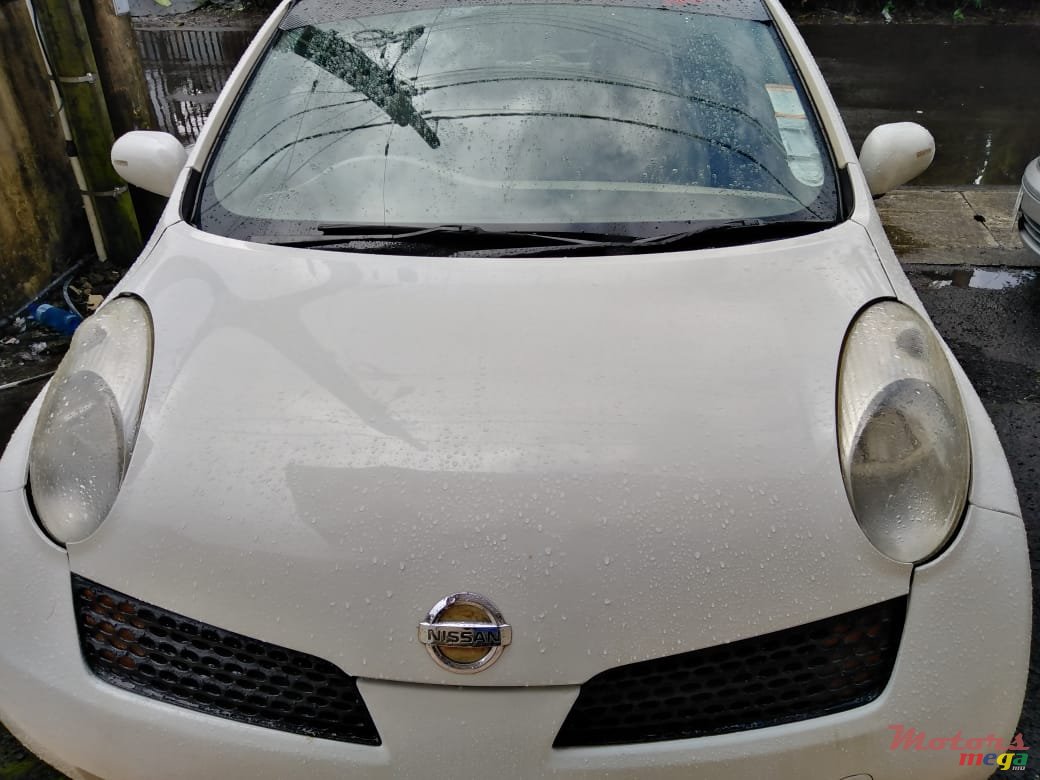 2004' Nissan photo #1