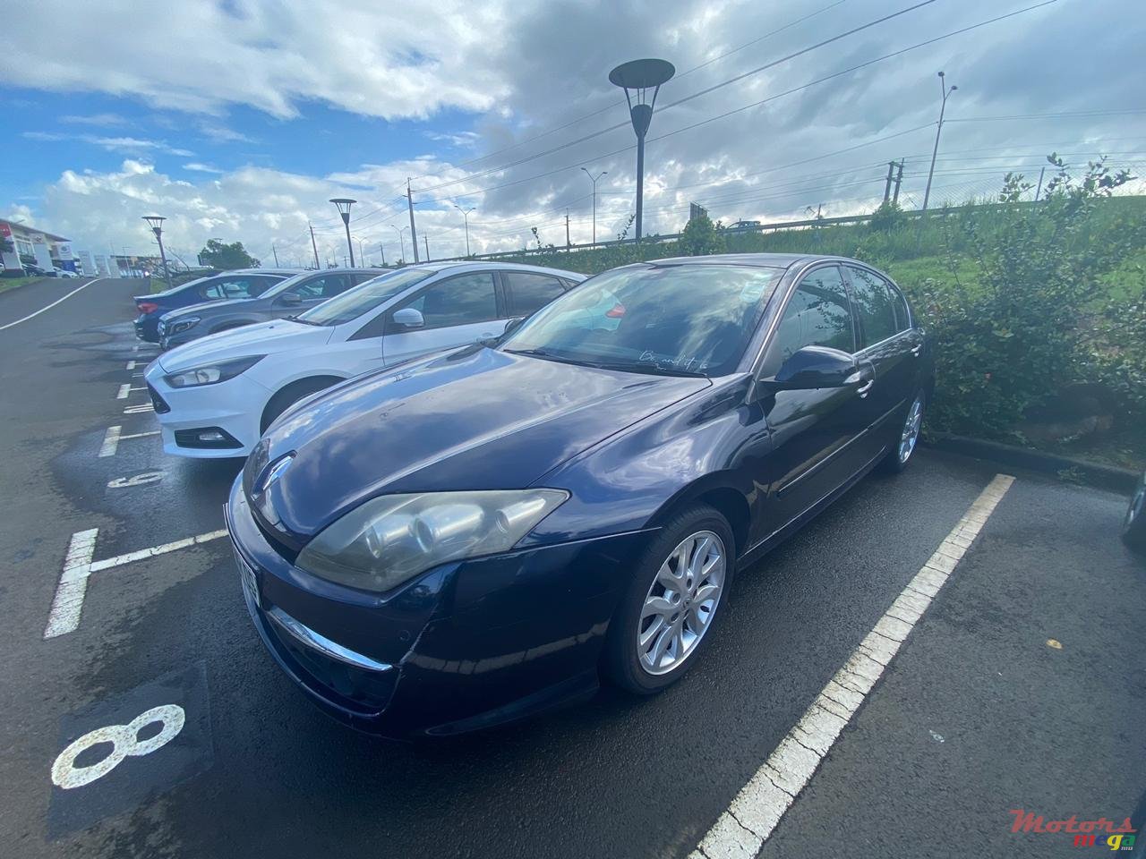 2009' Renault Laguna photo #3