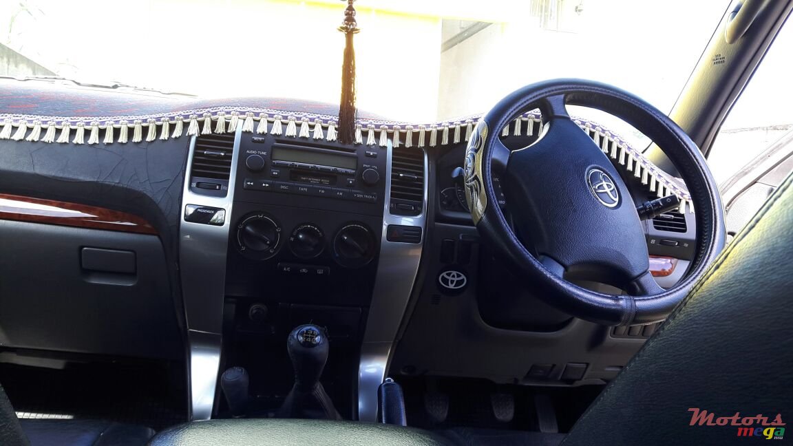 2006' Toyota Land Cruiser Prado photo #5