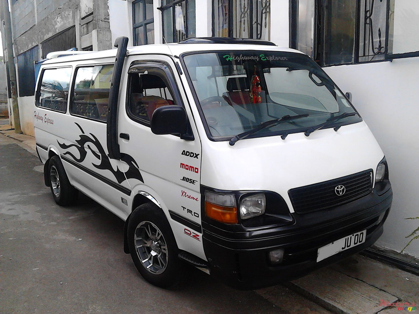 2000' Toyota photo #1