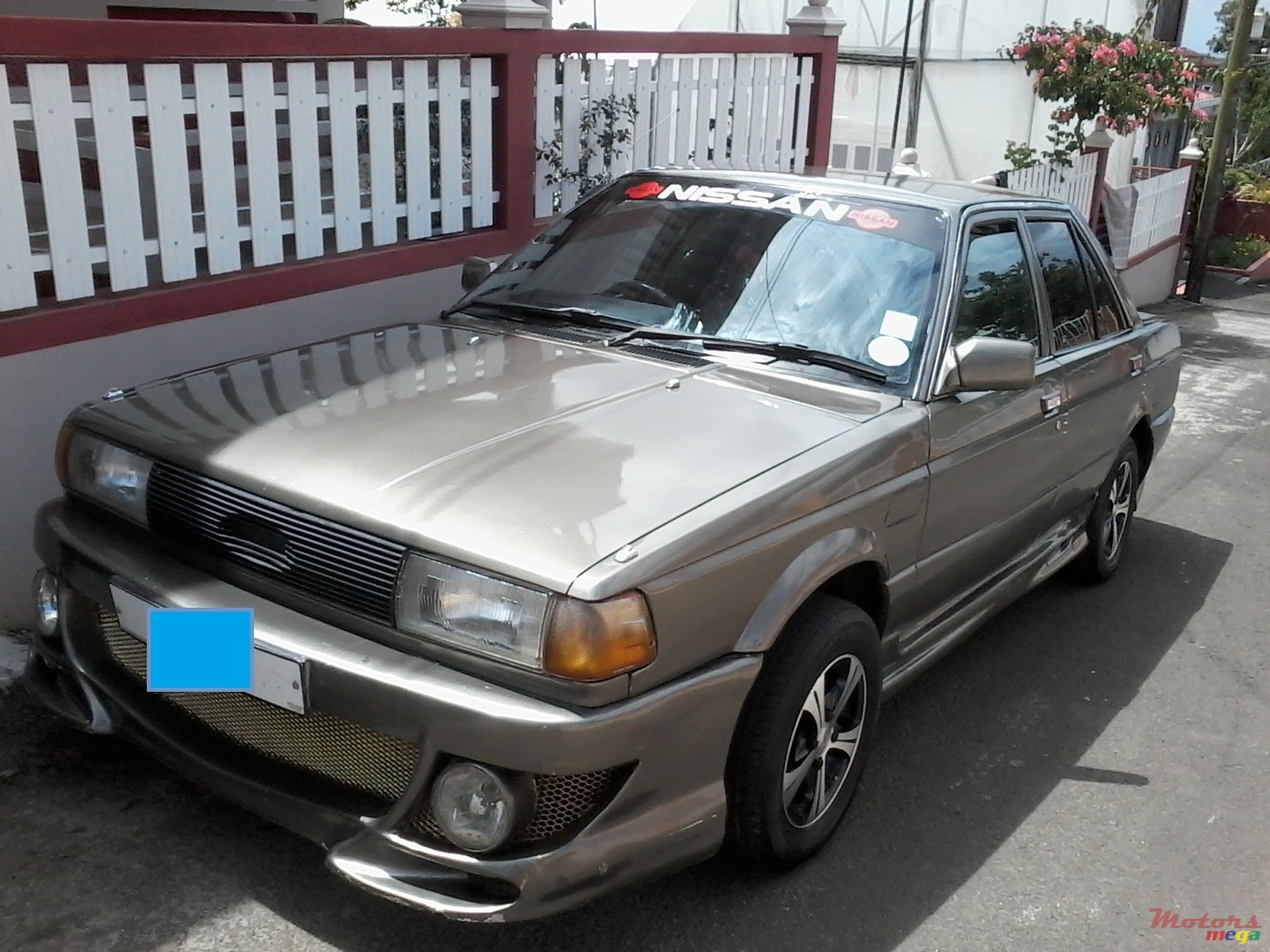1990' Nissan Sunny photo #1