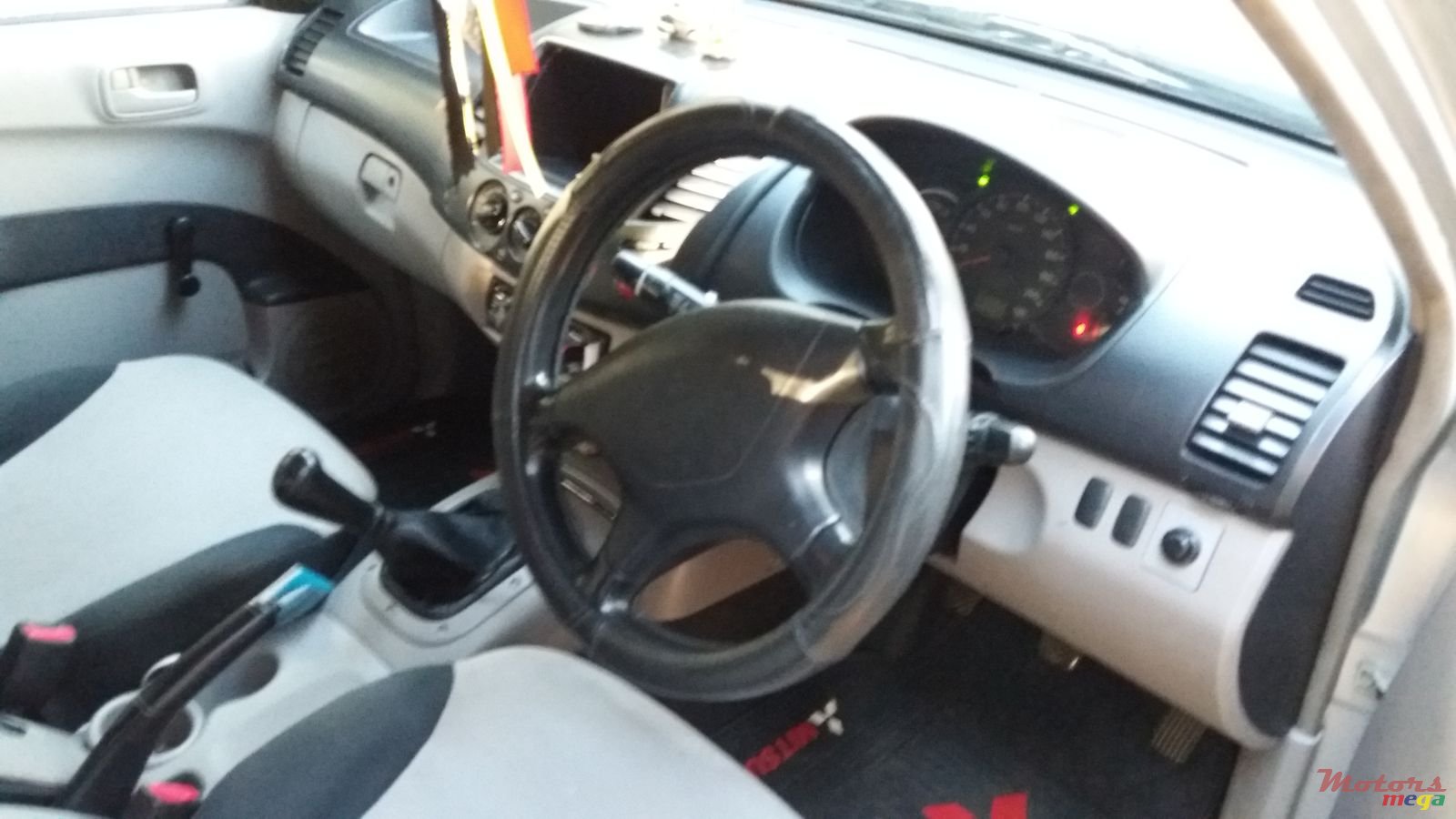 2010' Mitsubishi L 200 photo #7