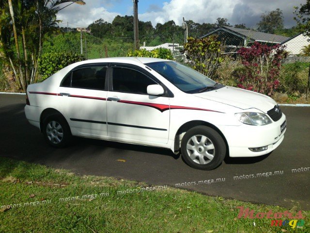 2002' Toyota NZE GLI photo #3