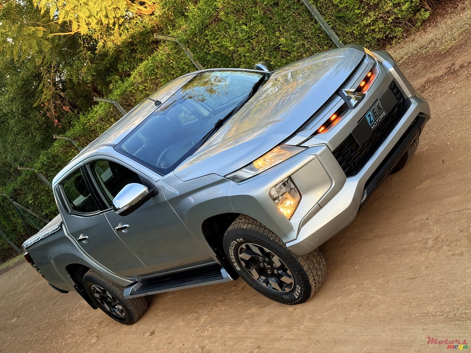 2020' Mitsubishi Triton photo #1