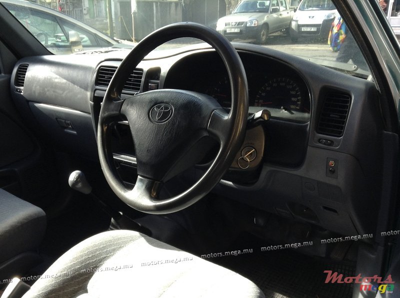 1998' Toyota Hilux photo #4