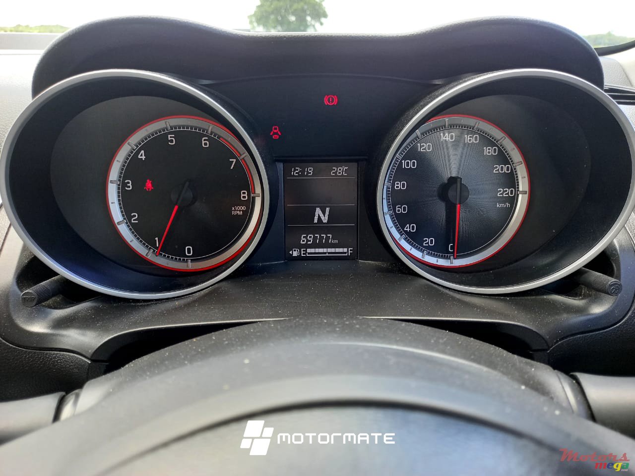 2021' Suzuki Swift GLX photo #7