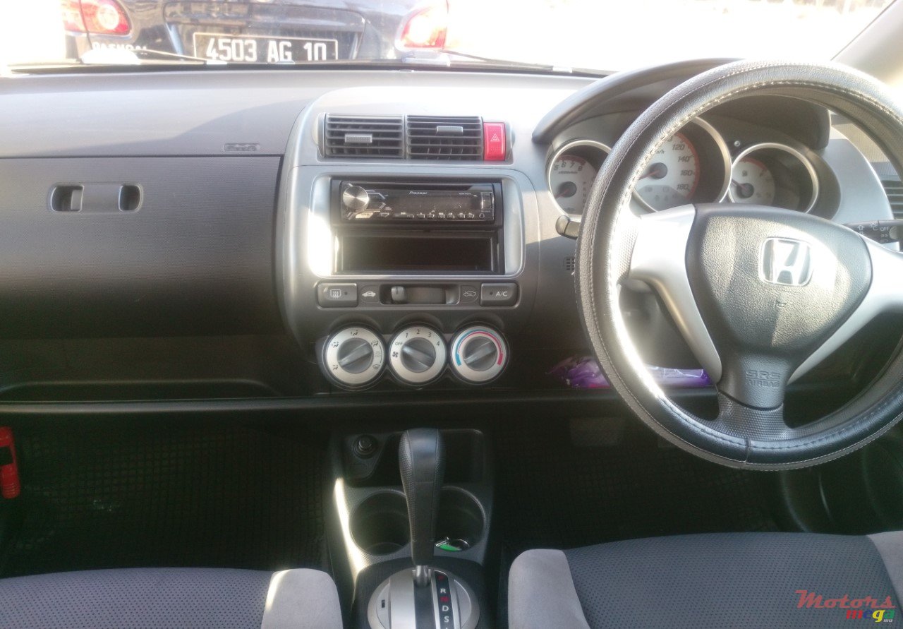 2007' Honda Fit photo #5