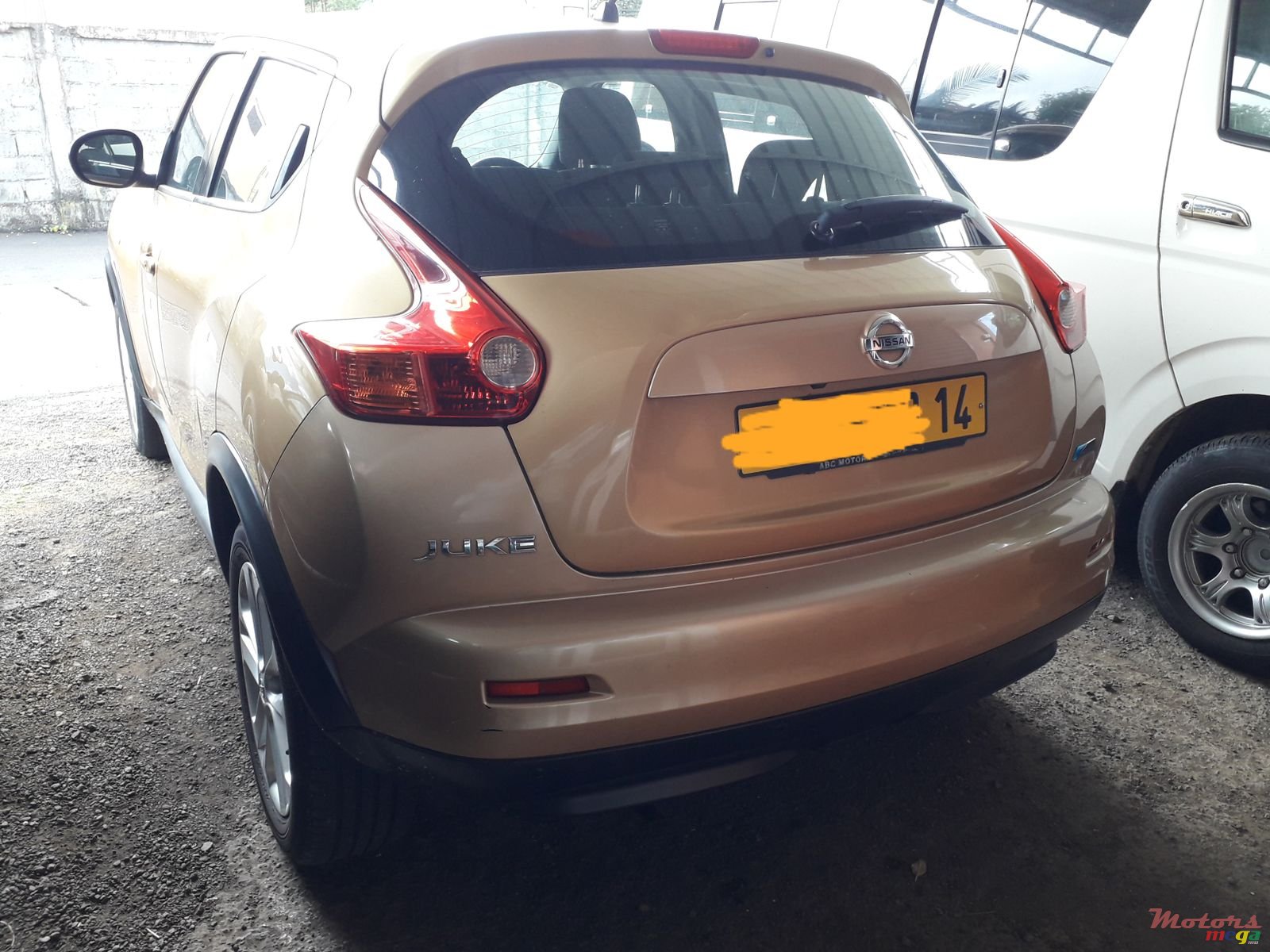 2014' Nissan Juke Automatic photo #1