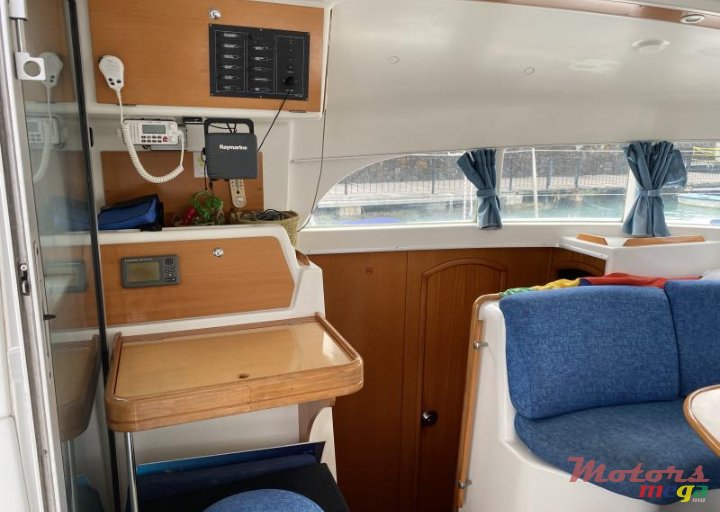 2000' Lagoon photo #2