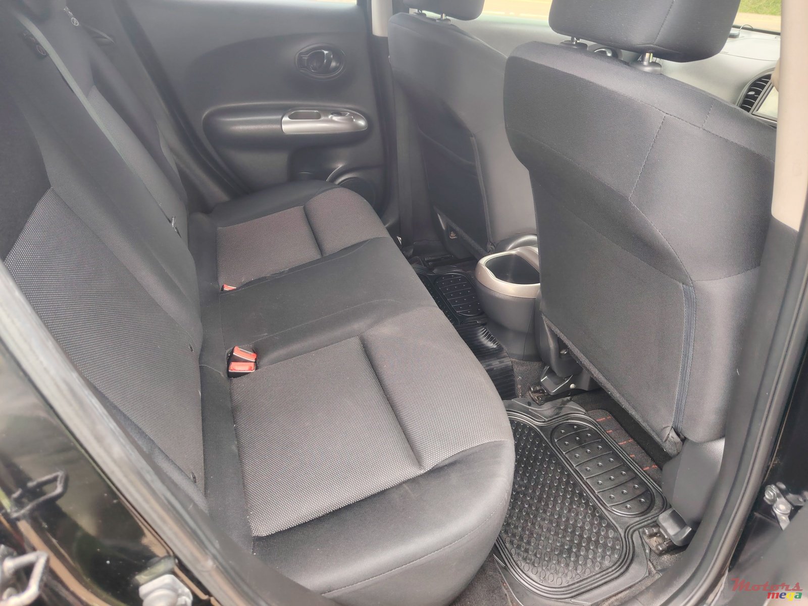 2012' Nissan Juke Automatic photo #3