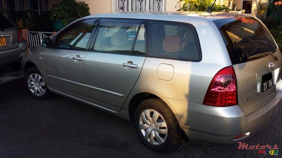 2006' Toyota Fielder photo #1