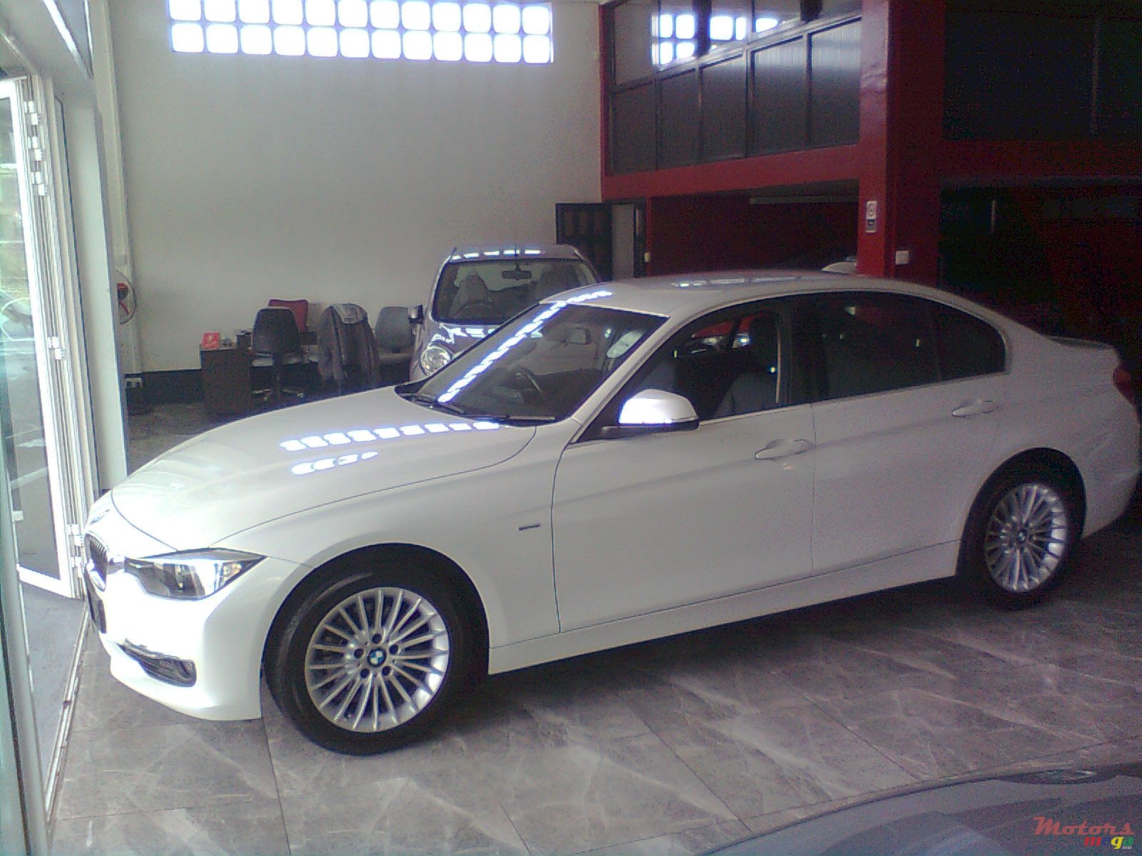 2013' BMW 3 Series photo #1