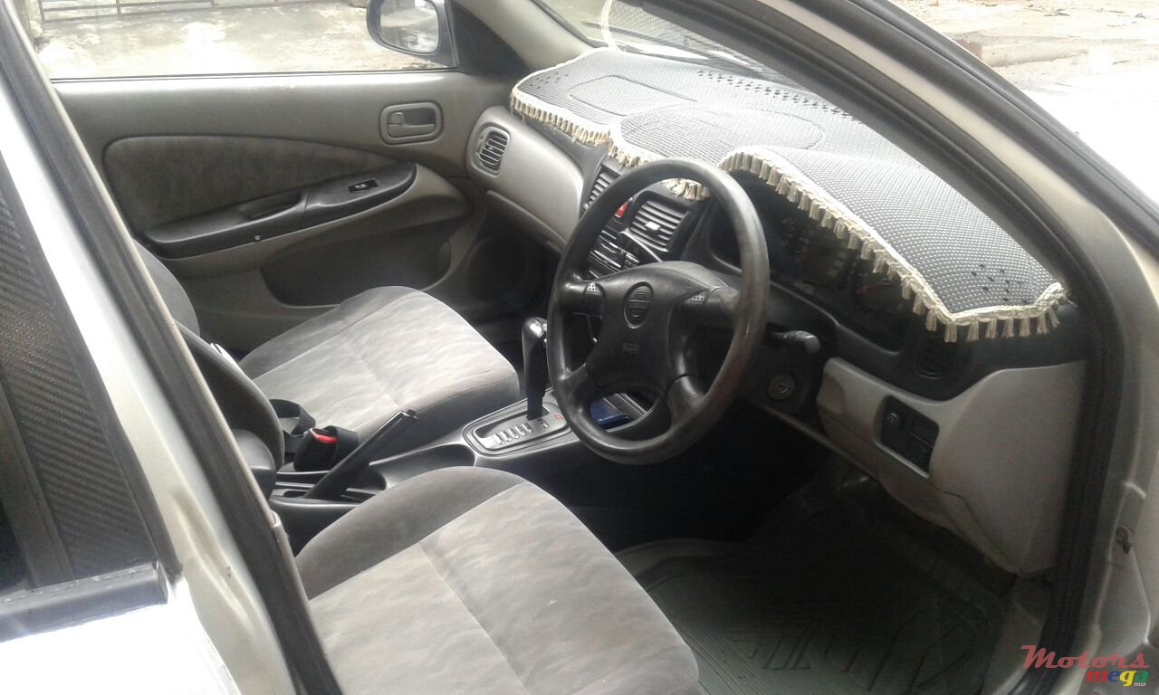 2000' Nissan Sunny photo #4