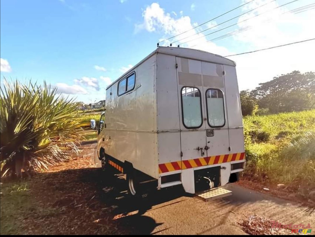 2000' Toyota Dyna photo #4