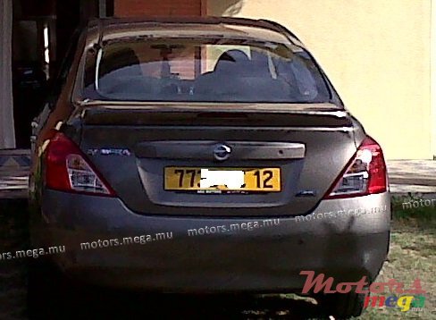 2012' Nissan photo #2