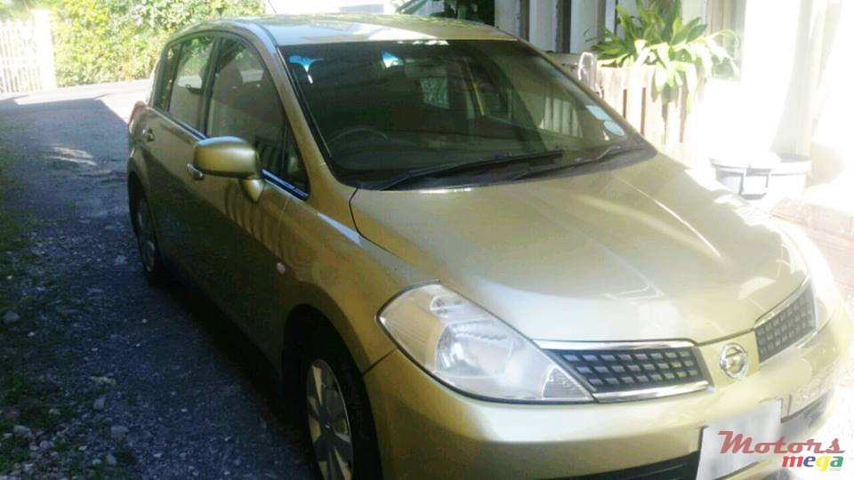 2006' Nissan Tiida photo #1