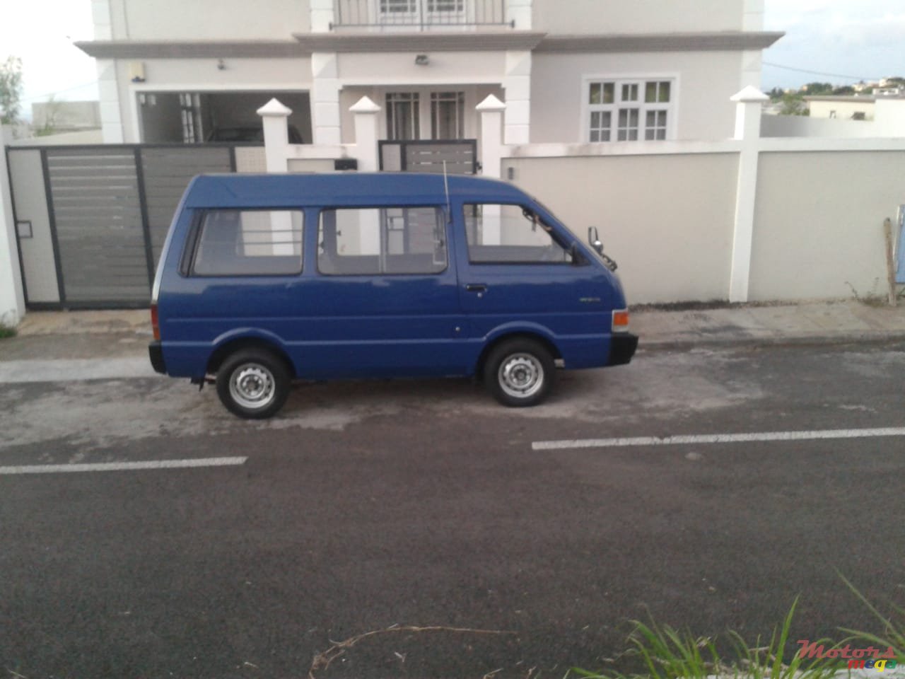 1991' Nissan Vanette cargo photo #2