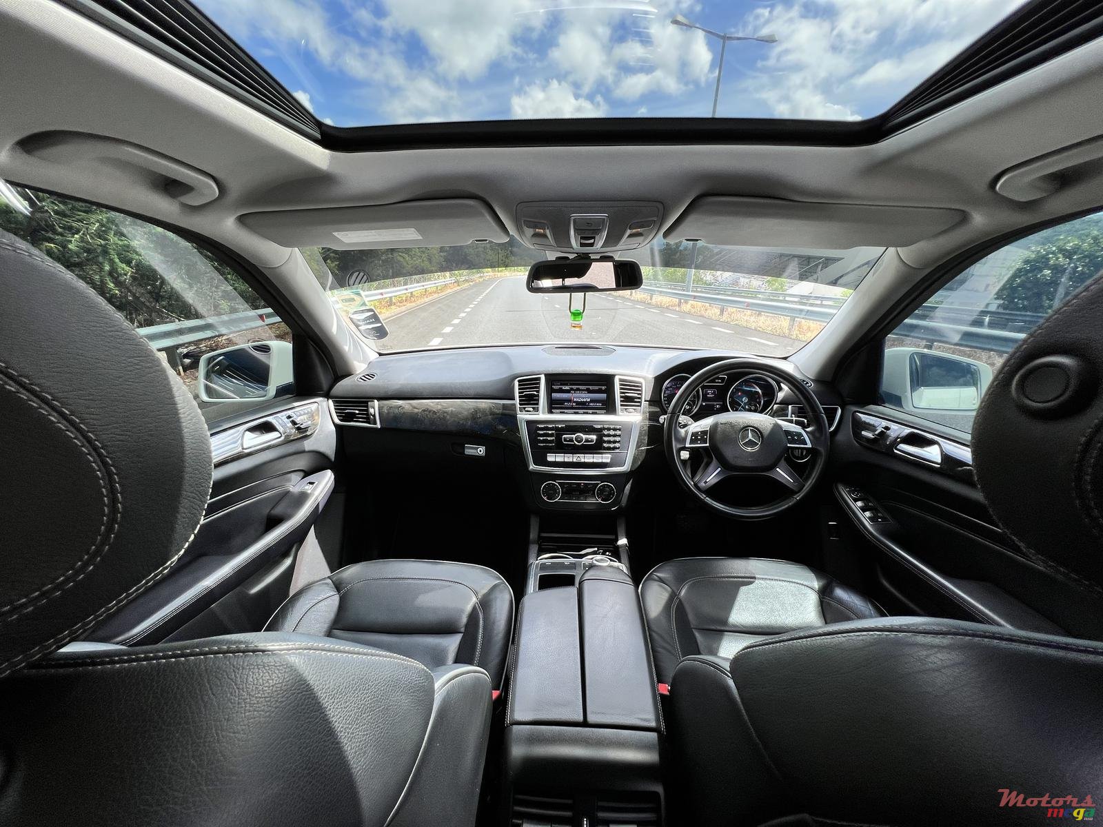 2012' Mercedes-Benz ML 350 photo #5