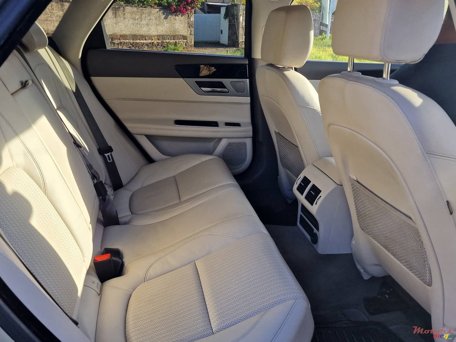 2016' Jaguar XF New photo #5