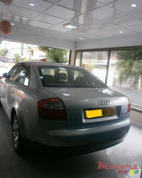 2010' Audi A4 photo #3