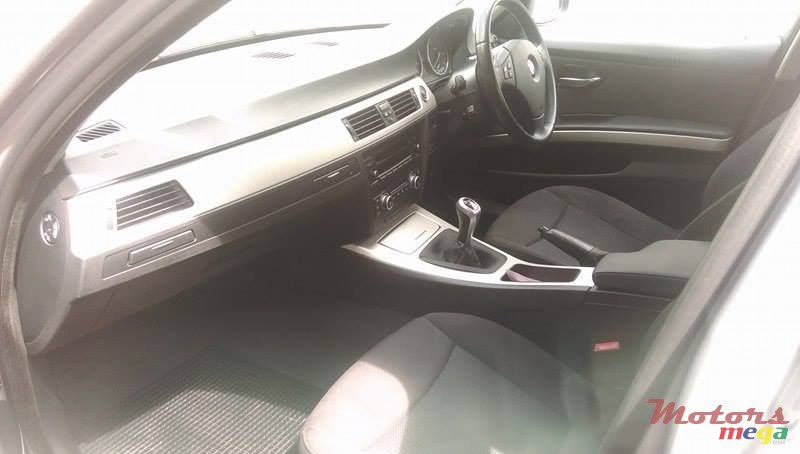 2008' BMW 318i photo #6