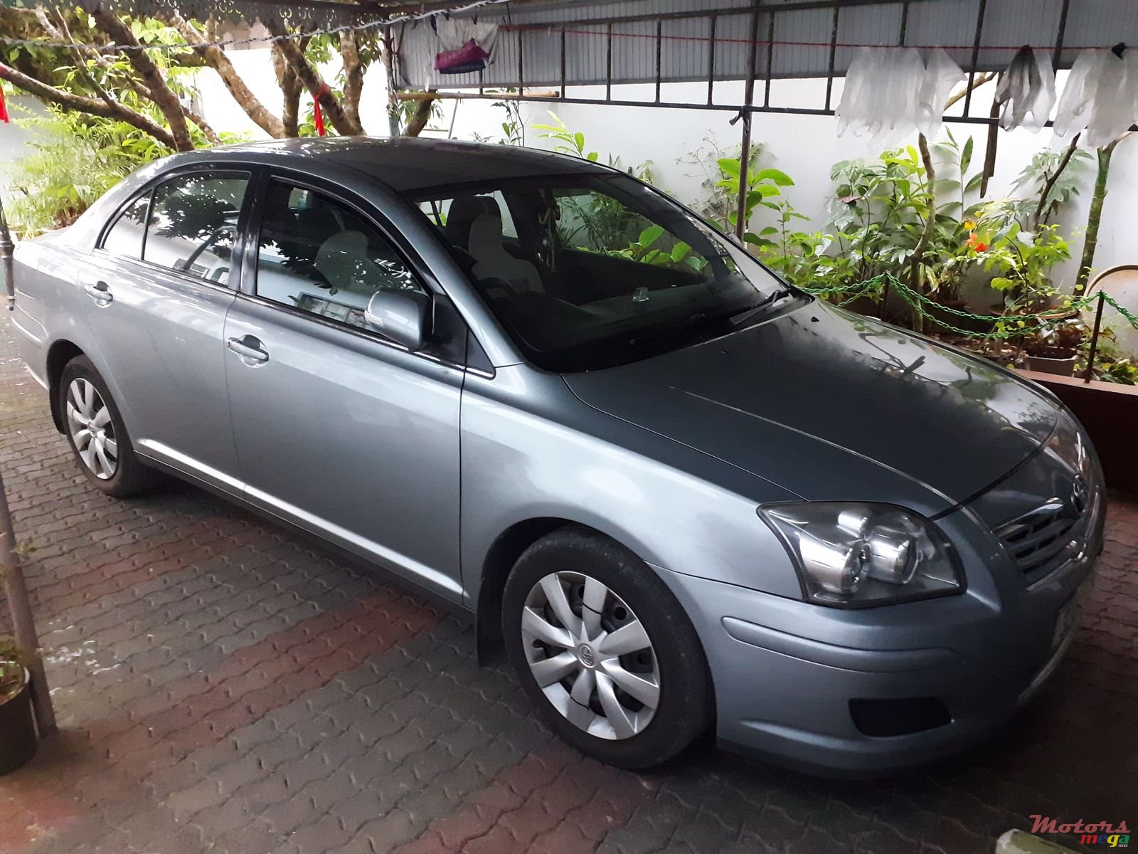 2008' Toyota Avensis photo #1