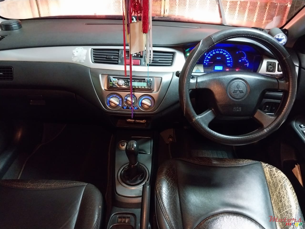 2005' Mitsubishi Lancer photo #6