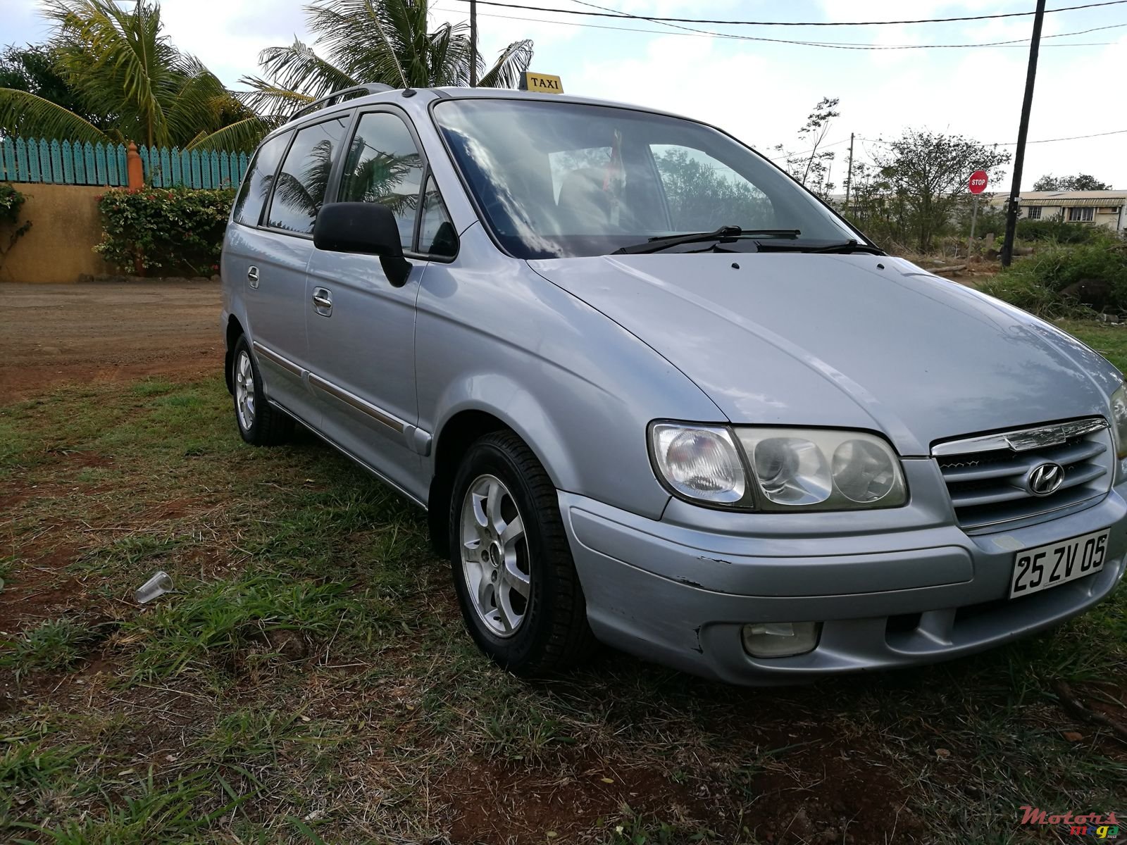 2005' Hyundai Trajet photo #1