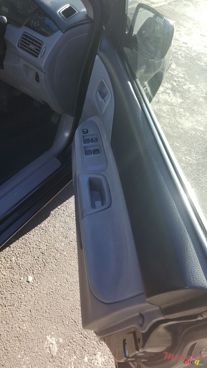 2009' Mitsubishi Lancer glx photo #6