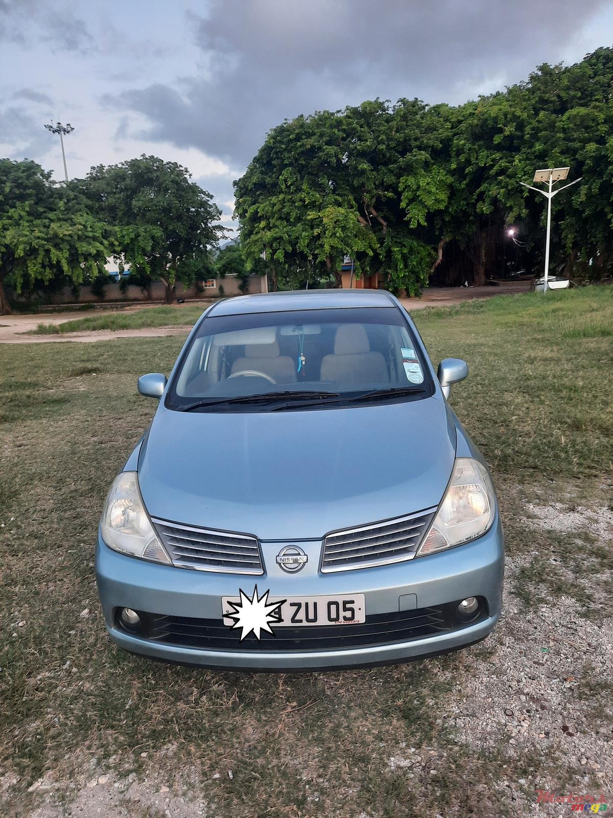 2005' Nissan Tiida photo #1