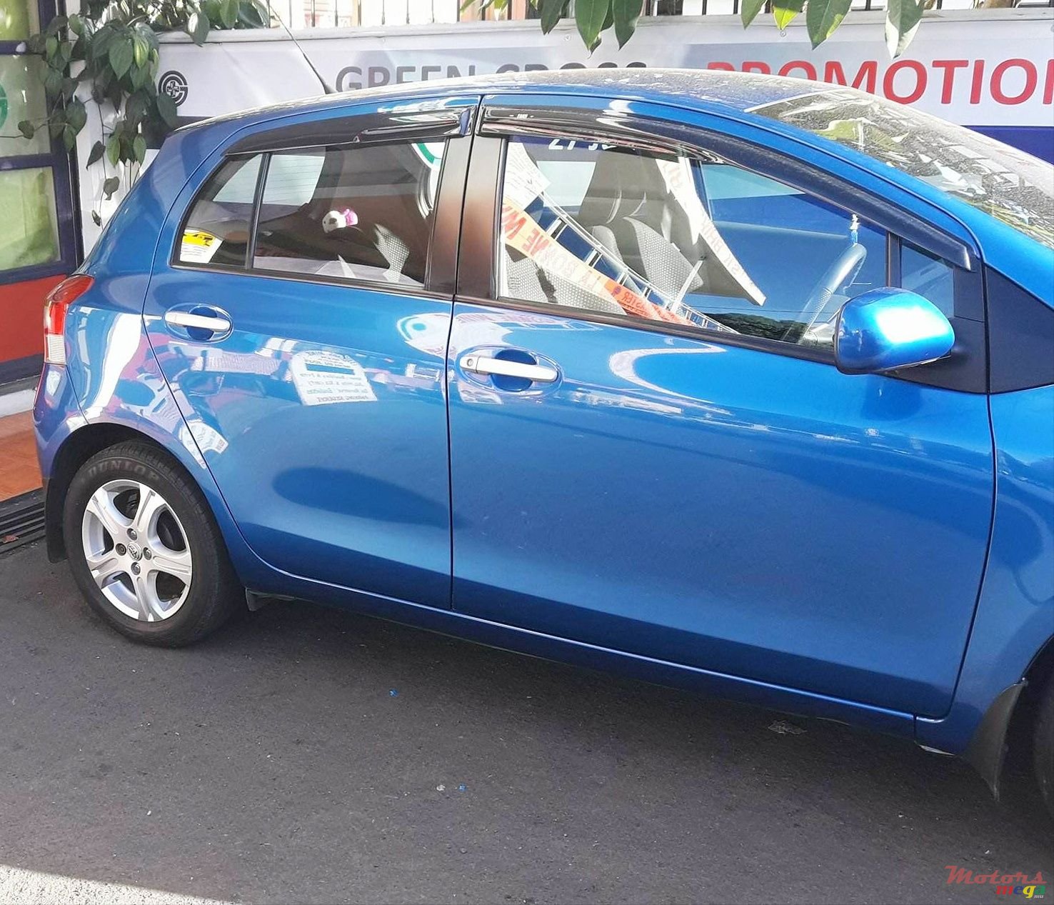 2010' Toyota Yaris photo #4