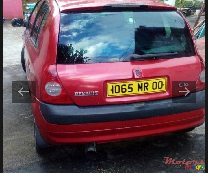 2000' Renault Clio photo #2