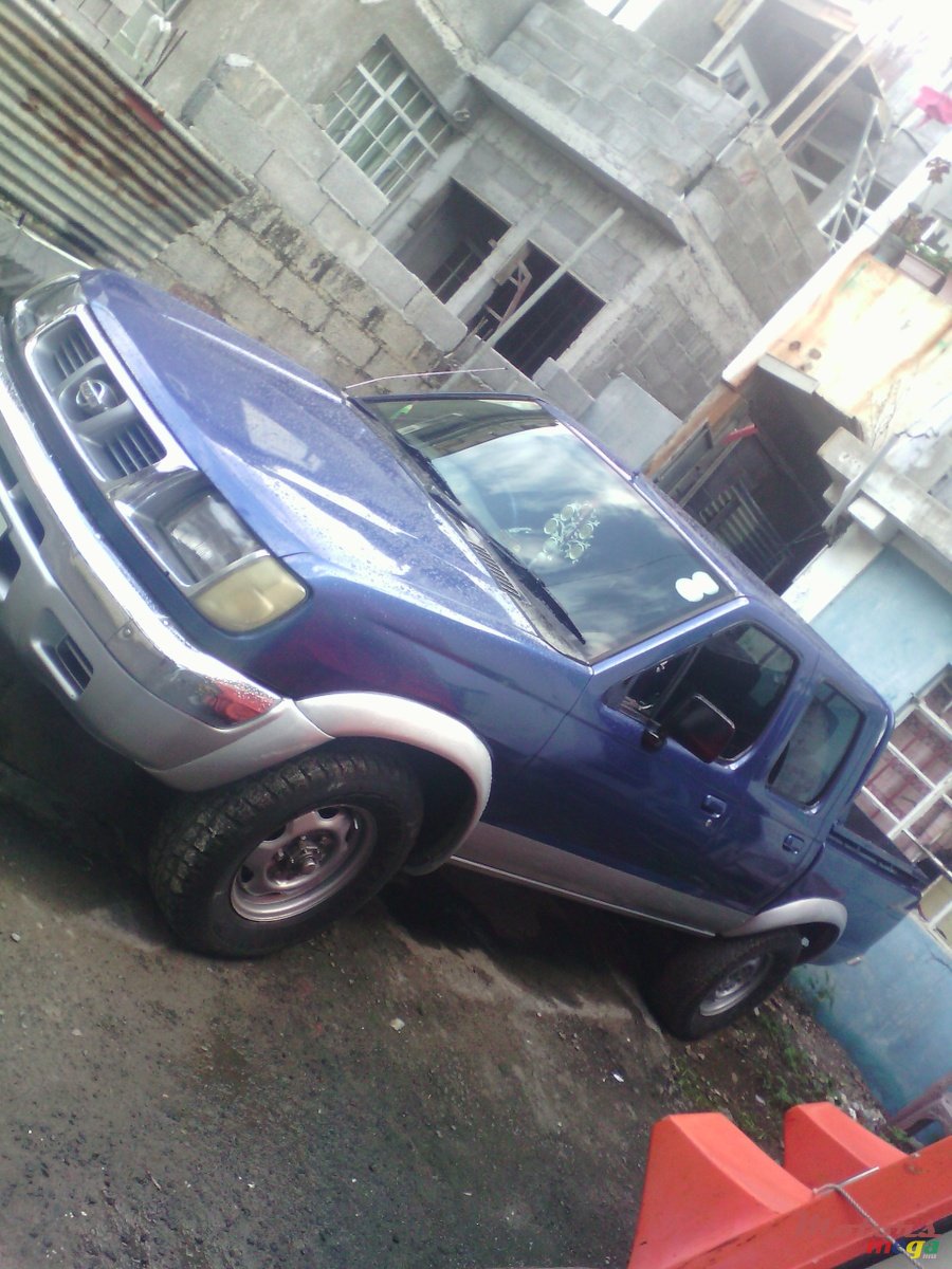 1998' Nissan Hardbody photo #2