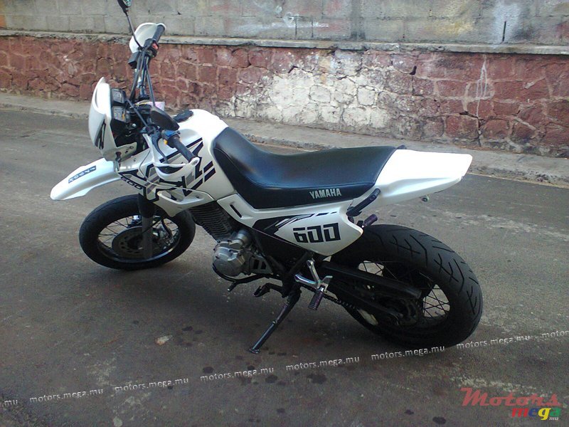 2001' Yamaha photo #3