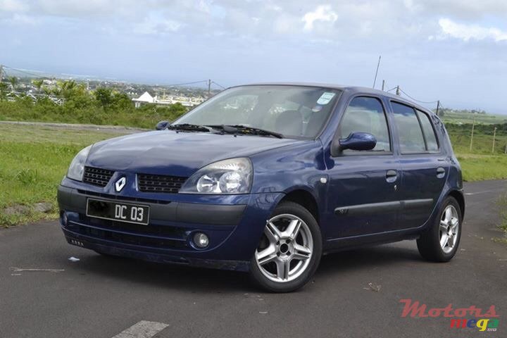 2003' Renault Clio MK 2 photo #1