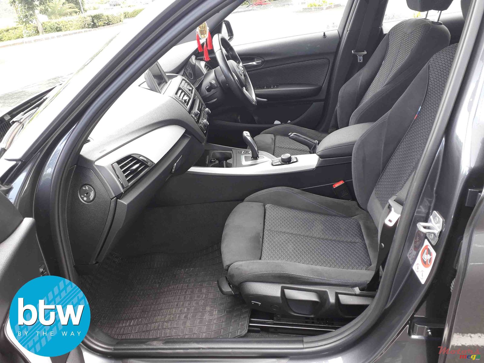 2017' BMW 1 Series 118i M photo #3