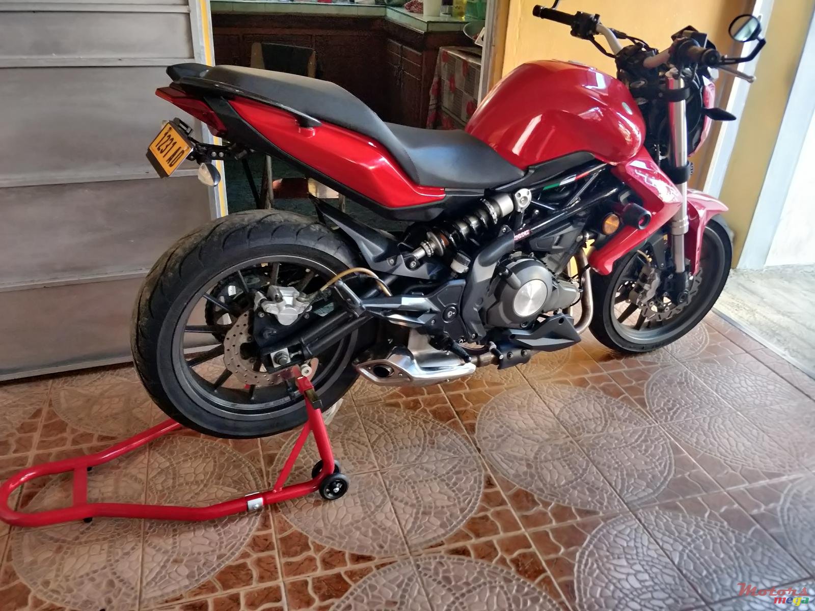 2018' Benelli TNT300 photo #2