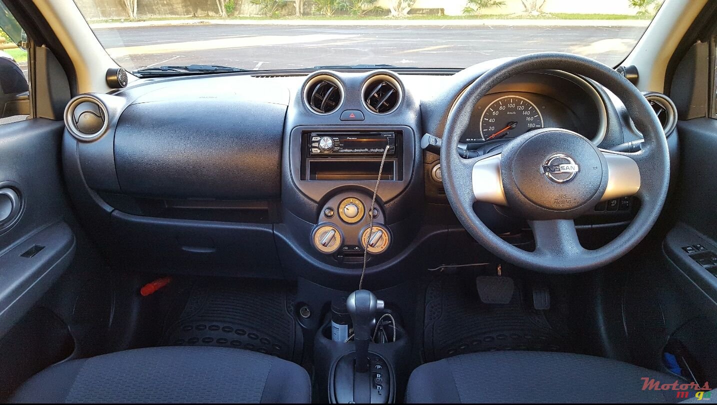 2012' Nissan March photo #5